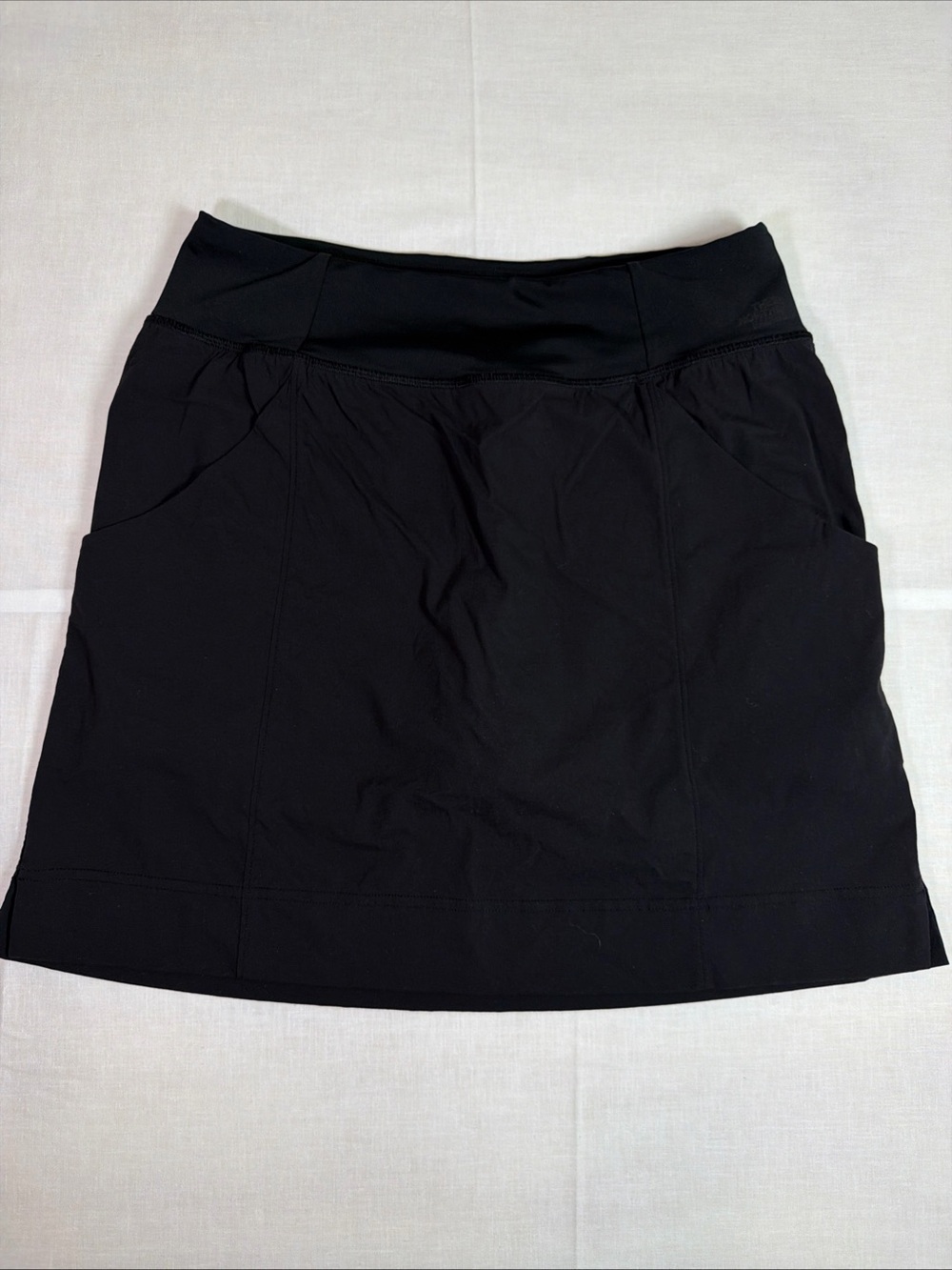 The North Face FlashDry Athletic Skort Black M Pockets Lightweight Hiking